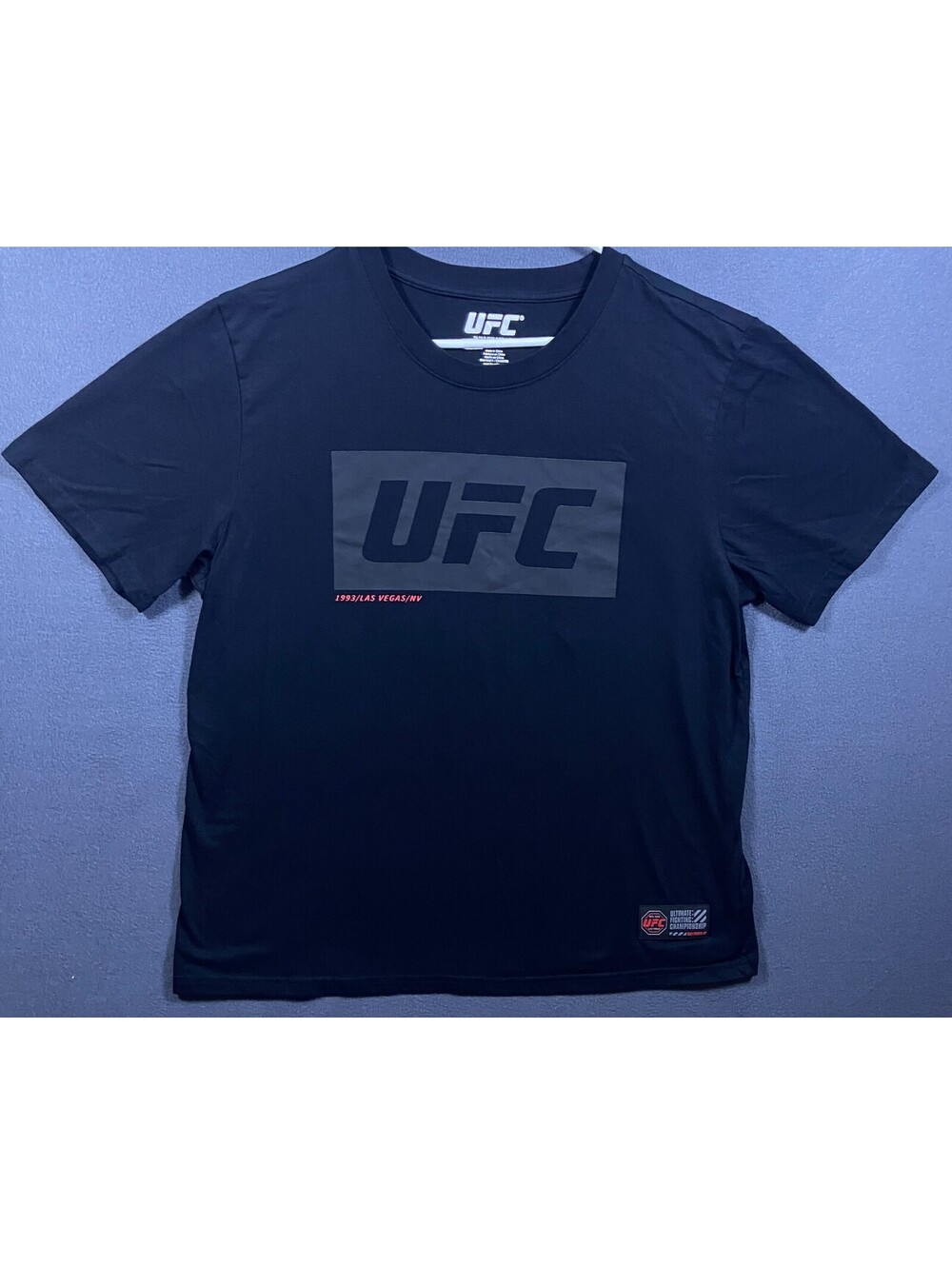 UFC Graphic Tshirt Mens Black SS Walkout MMA LAS VEGAS 2XL fits like XL 1993 EUC